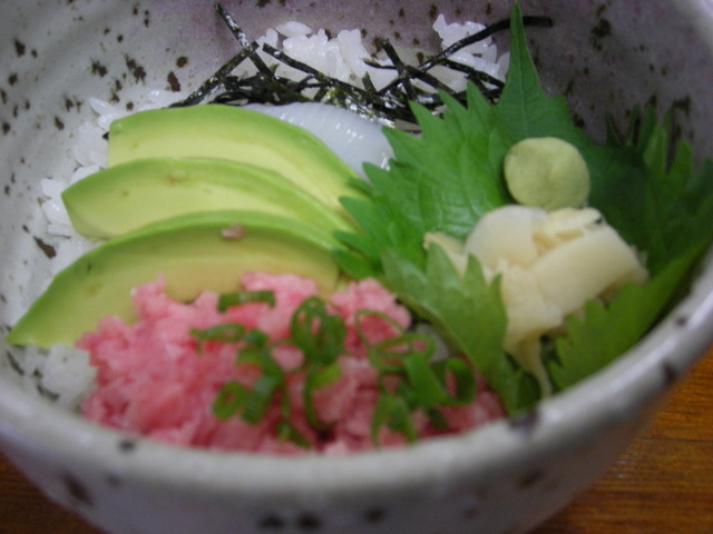 三色山かけ丼